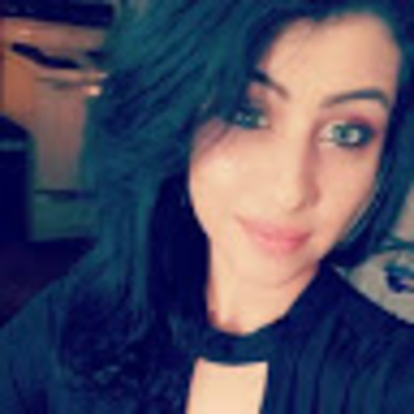 Meet your Posher, Reyna - Picture 1 of 1